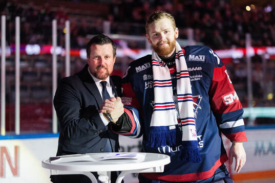 Linköpings sportchef Peter Jakobsson och målvakt Marcus