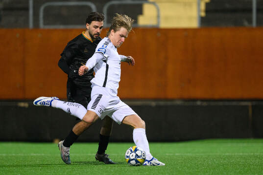 GAISs Edvin Becirovic och Utsiktens Sebastian Lagerlund