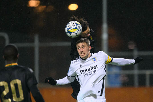 Utsiktens Erik Westermark och GAISs Amin Boudri