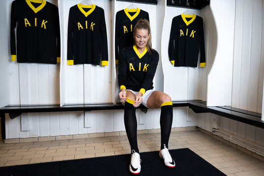 Nina Jakobsson poserar för ett porträtt i samband med att hon presenteras som nyförvärv