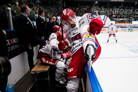 Timrås Tim Erixon har ont