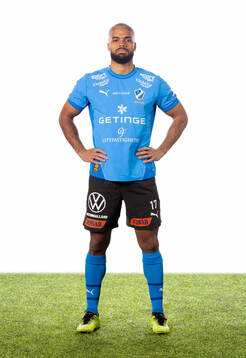 Halmstads Phil Ofosu-Ayeh poserar för ett porträtt den 15 mars 2024 i Halmstad.