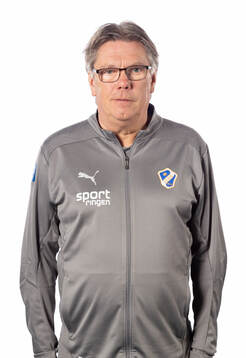 Halmstads assisterande tränare Pelle Olsson poserar för ett porträtt den 15 mars 2024 i Halmstad.