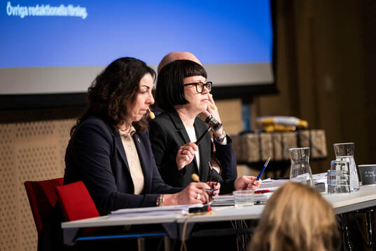 Andrea Möllerberg, generalsekreterare, Kristina Ljungros, mötesordförande,