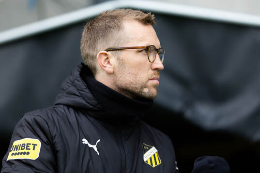 Häckens assisterande tränare Rasmus Lindgren innan träningsmatchen i fotboll mellan BK Häcken och Elfsborg den 16 mars 2024 i Göteborg. 