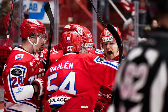 Timrås spelare jublar