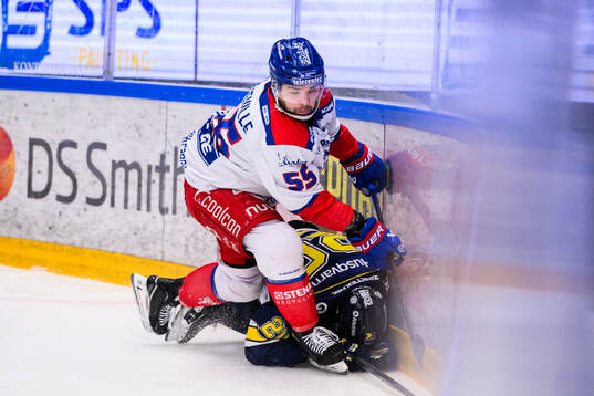 Oskarshamns David Quenneville och HV71s Andre Petersson