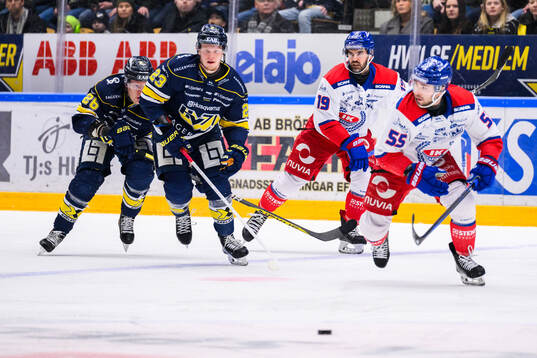 HV71s Åke Stakkestad och Oskarshamns David Quenneville