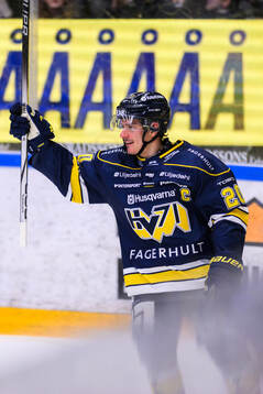 HV71s Andre Petersson jublar