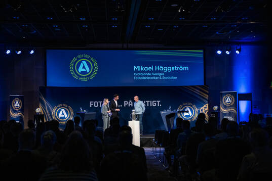 Karin Frick, Tommy Åström, Discovery, och Mikael Häggström, Sveriges Fotbollshistoriker,