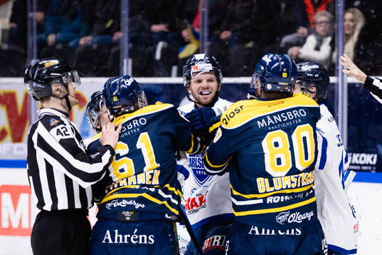 Karlskogas Alexander Leandersson i bråk med Södertäljes