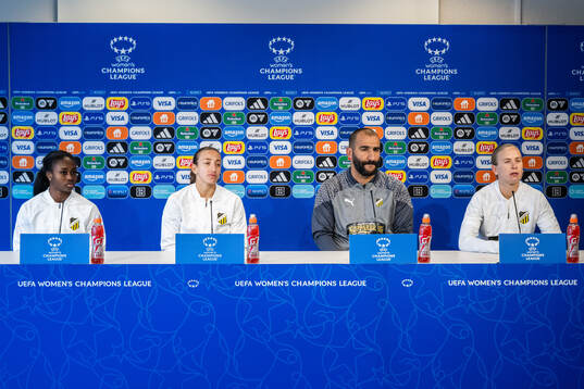 Monica Jusu Bah, Rusul Rosa Kafaji, head coach Mak Lind and