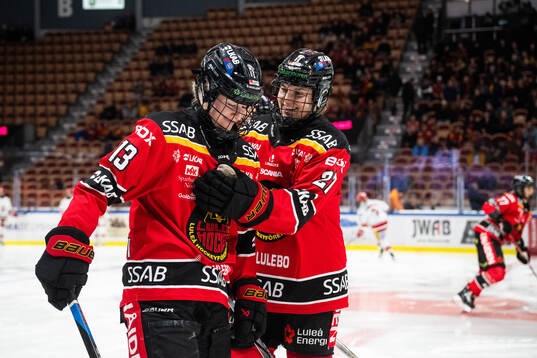 Luleås Jenna Pirttijärvi och Jaycee Magwood