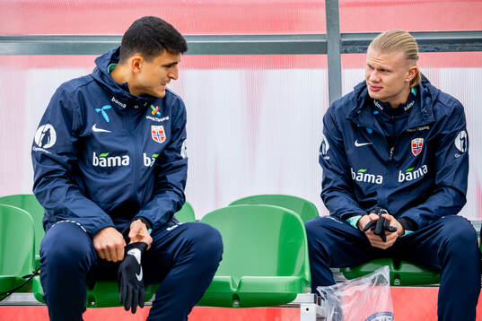 Mohamed Elyounoussi and Erling Braut Haaland of the Norwegian national football team ahead of a training session on March 19, 2024 in Lillestrøm.