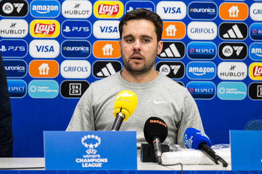 Jonatan Giráldez, head coach fo Barcelona