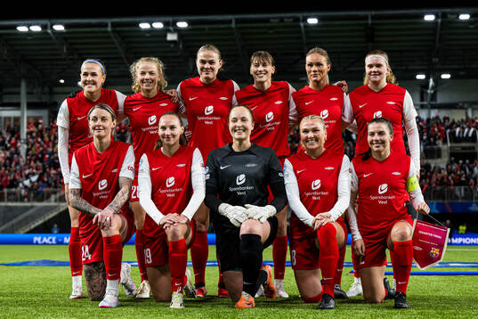 The starting eleven of Brann, from the top left; Joanna