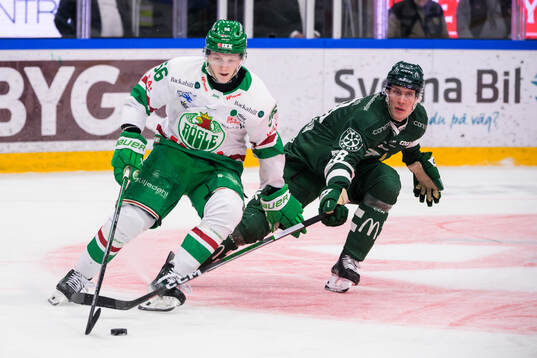 Rögles Adam Engström och Färjestads Mattias Göransson