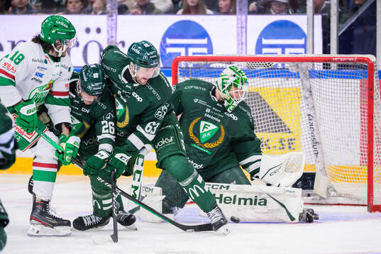 Rögles Dennis Everberg oroar mot Färjestads Joel