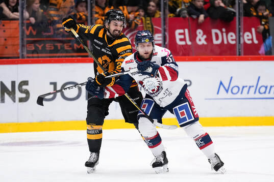 Skellefteås Dylan Sikura och Linköpings Jesper Pettersson