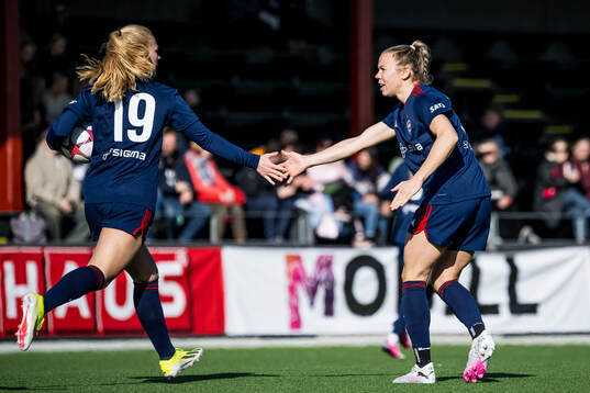 FC Rosengårds Sofie Bruun Bredgaard och Jessica Wik jublar