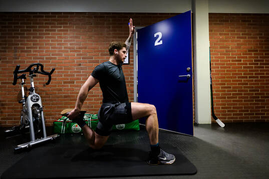 Rögles Brandon Davidson värmer upp