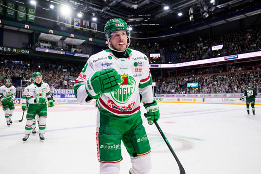 Rögles Brandon Davidson jublar