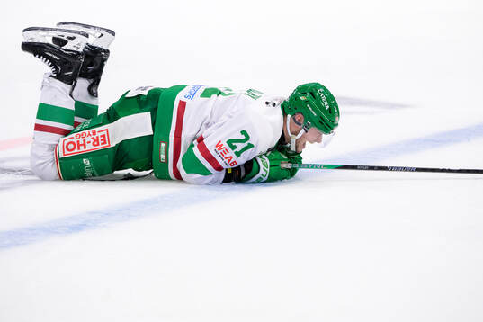 Rögles Henry Bowlby har ont