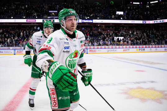 Rögles Linus Sandin jublar