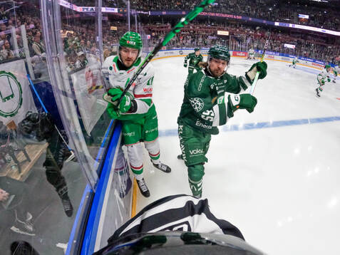 Rögles Dennis Everberg och Färjestads Linus Johansson