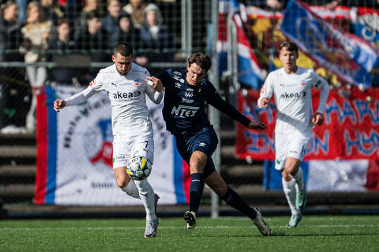Helsingborgs Arian Kabashi och Örgrytes Noah Christoffersson