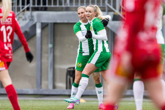 Hammarbys Jonna Andersson och Anna Jøsendal jublar
