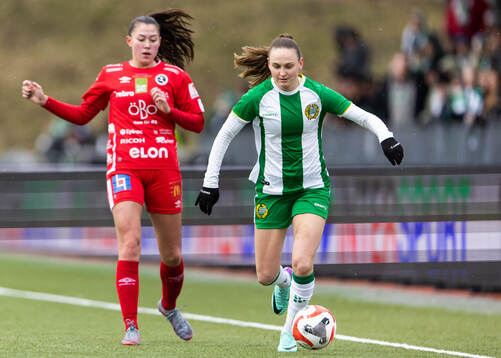 Örebros Áslaug Dora Sigurbjörnsdottir och Hammarbys