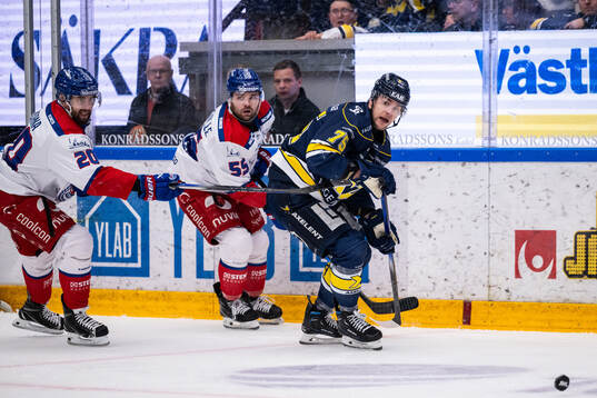 Oskarshamns David Quenneville och HV71s Radan Lenc