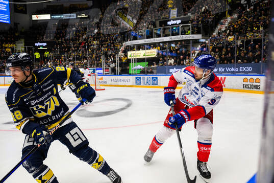 HV71s Joonas Nättinen och Oskarshamns Ahti Oksanen