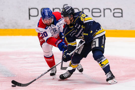 Oskarshamns Hynek Zohorna och HV71s Andre Petersson