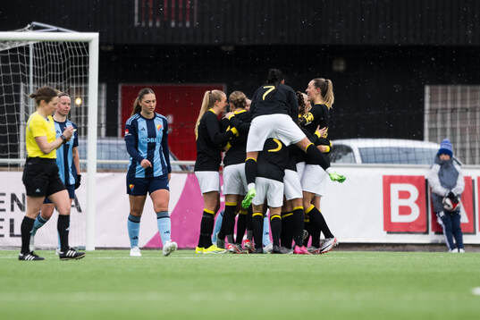 AIKs Patricia Fischerova jublar efter 1-2