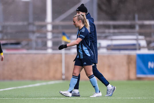 Djurgårdens Tove Almqvist har ont