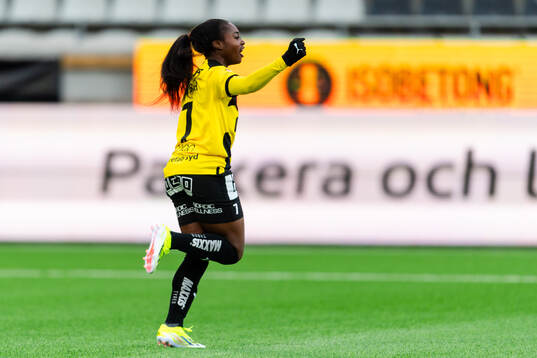 Häckens Monica Jusu Bah jublar efter 4-1