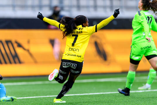 Häckens Monica Jusu Bah jublar