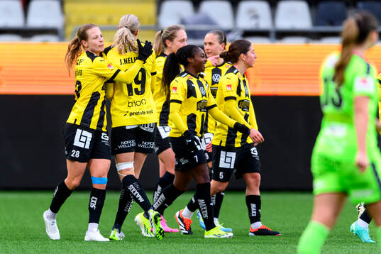 Häckens Anna Anvegård  jublar