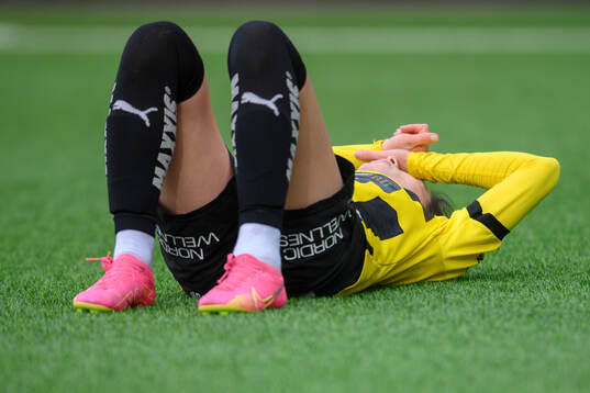 Häckens Clarissa Larisey har ont