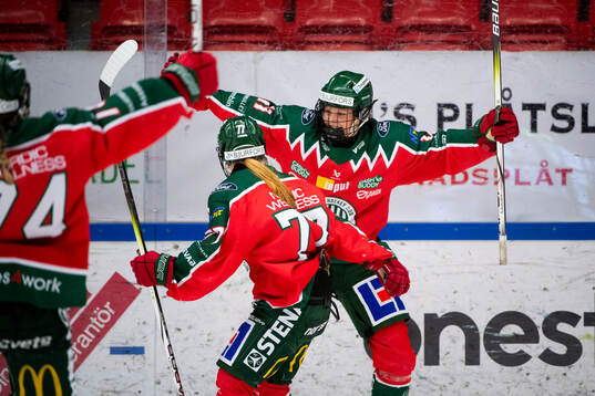 Frölundas Ella Hellman jublar