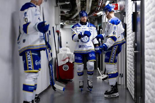 Leksands Martin Karlsson och Carter Ashton  innan