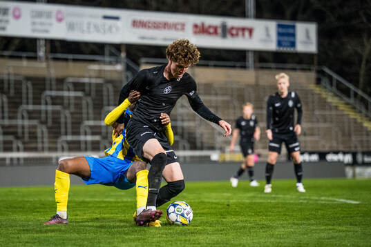 Eskilsminne IFs Josef Getachew och Landskrona BOISs Samuel Burakovsky