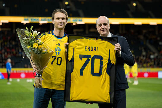 Former player Albin Ekdal with Fredrik Reinfeldt, president of the Swedish Football Association ahead of the international friendly football match between Sweden and Albania on March 25, 2024 in Stockholm. 