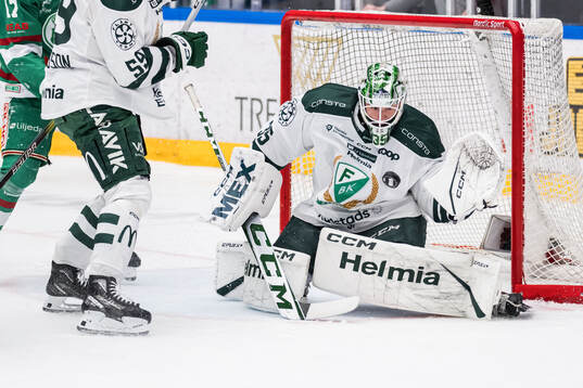 Färjestads målvakt Carl Lindbom