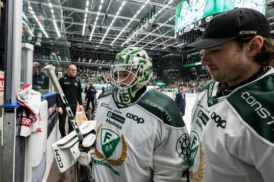 Färjestads målvakt Carl Lindbom och målvakt Maxime