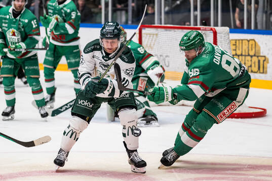 Färjestads Marcus Nilsson och Rögles Brandon Davidson
