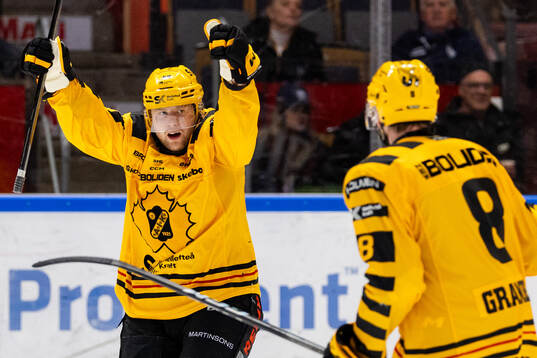 Skellefteås Oskar Nilsson jublar