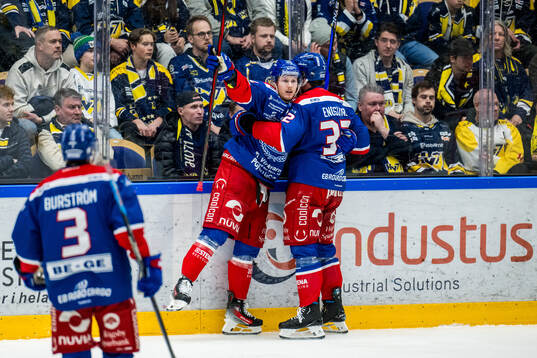 Oskarshamns Nick Olesen jublar